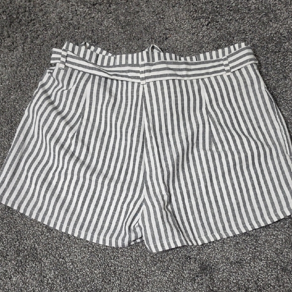 Love Tree High-Waist Striped Tie-Waist Shorts - Gray & White - Picture 2 of 4